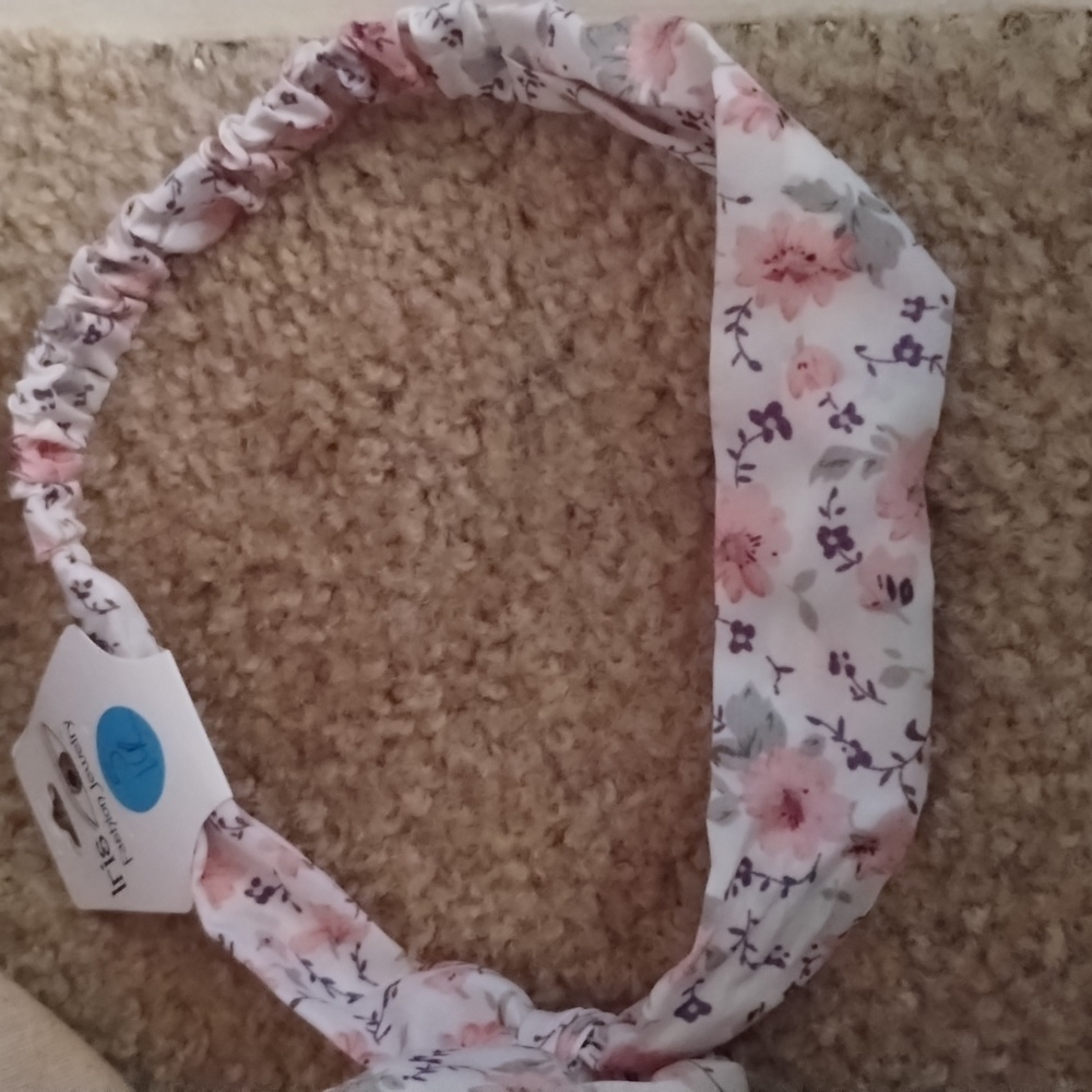 Women's hair accessories